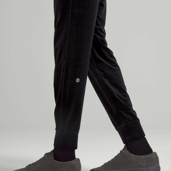 Lululemon Women’s Black Ready To Crush High Rise Velour Joggers Pants Size 8 - Picture 3 of 9